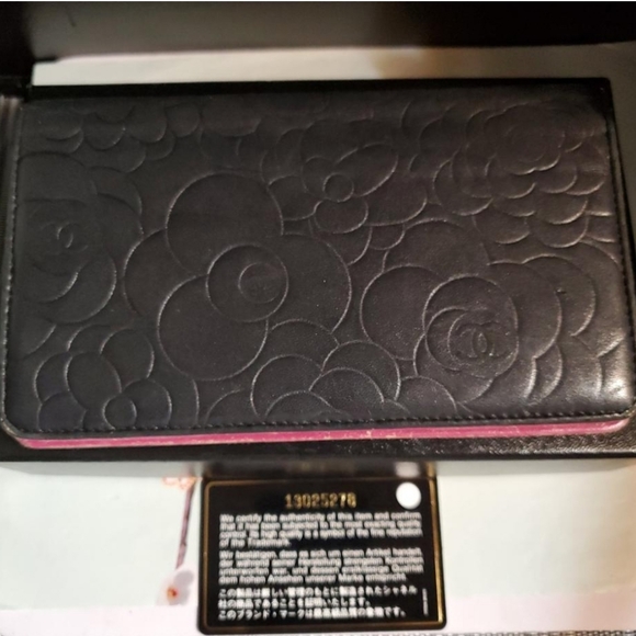 Chanel Black Long Camelia Wallet - Picture 3 of 13